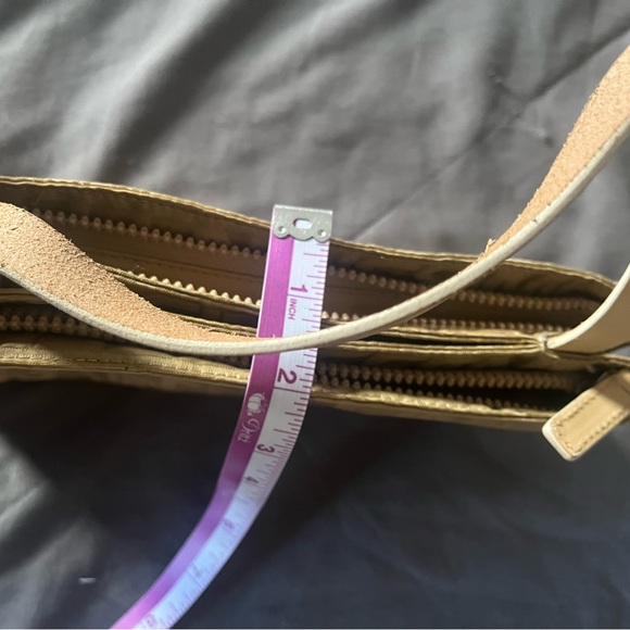 Fendi Gold Monogram Shoulder Bag Luxurious Design - Picture 11 of 11